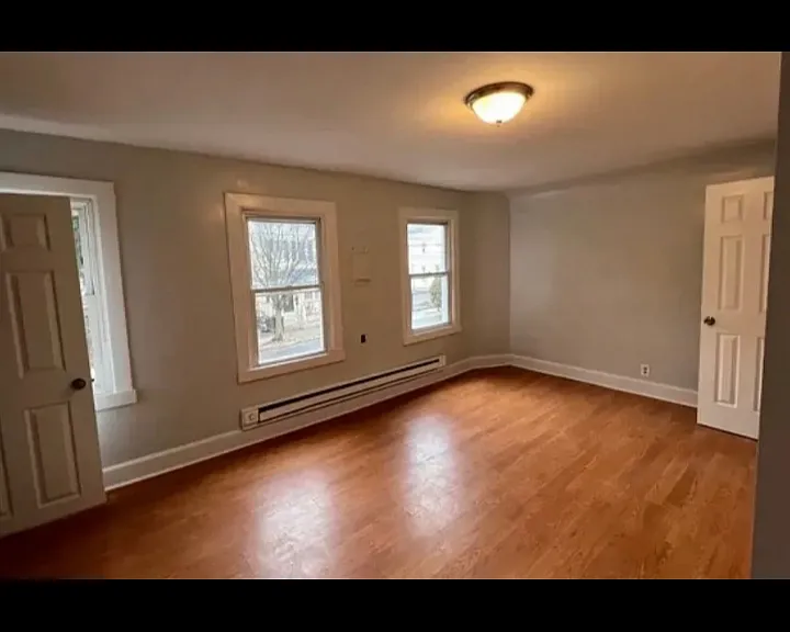 594 Christopher St #2L — Photo 3