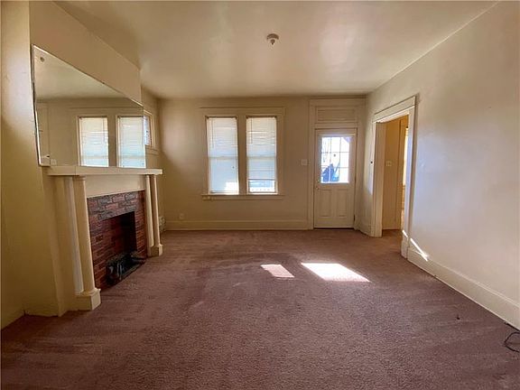 4th image of 1662 Hillsdale Ave