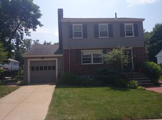 90 Hackensack Rd, Chestnut Hill, MA 02467