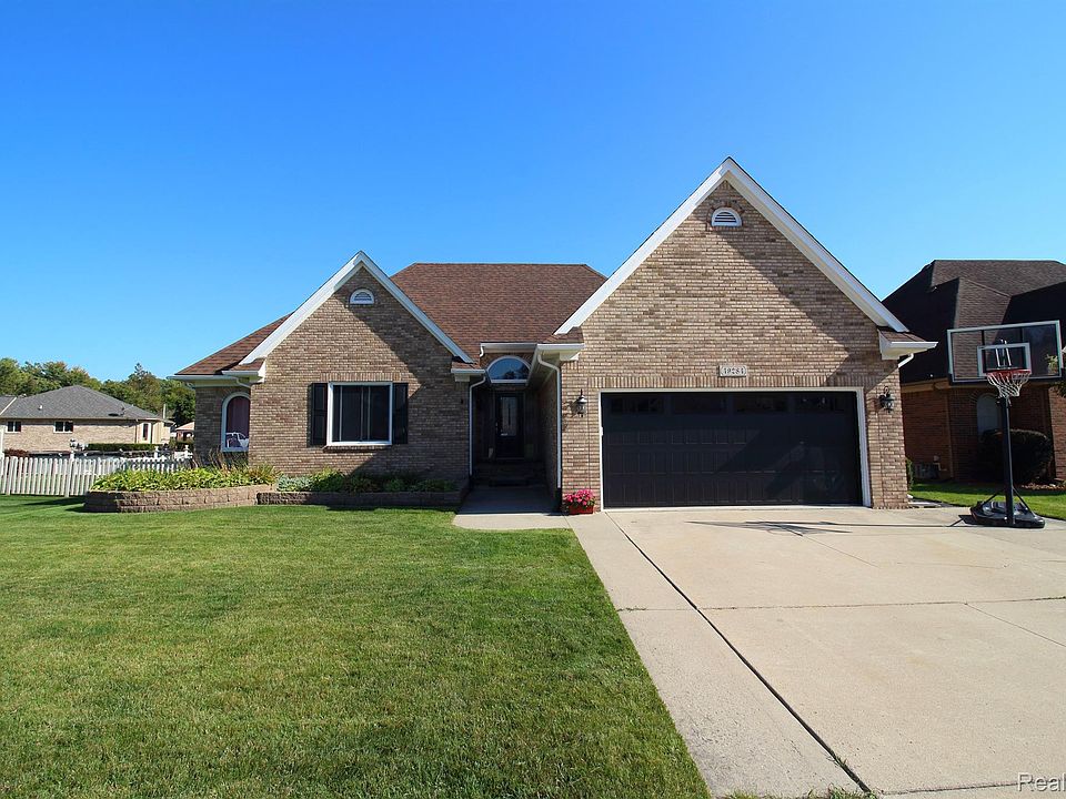 1st image of 49284 Berkshire Dr