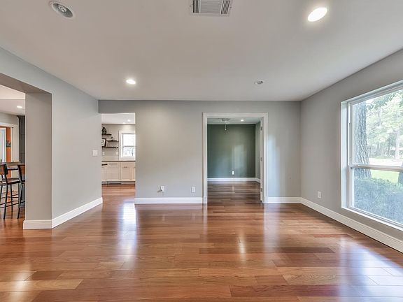 3rd image of 6506 Glenn Lakes Dr