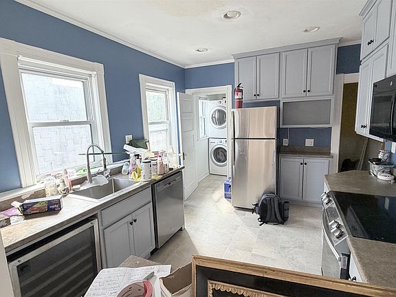 4th image of 7 Ashland St #3
