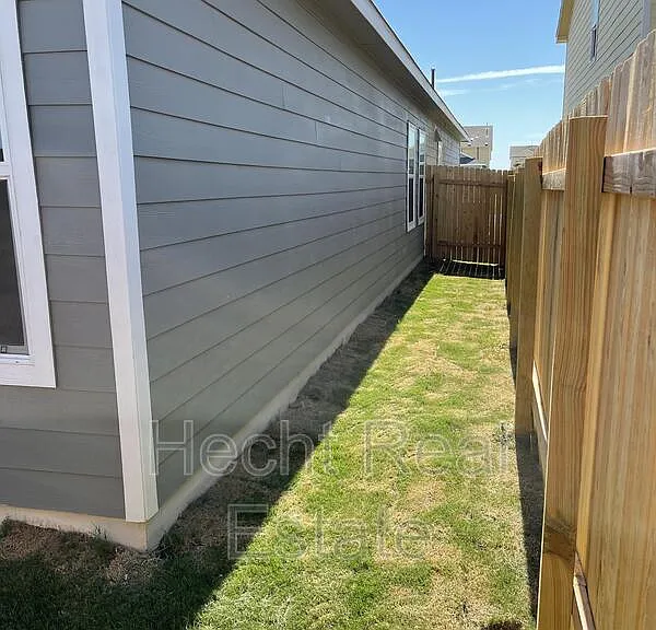 267 Geode Gln — Photo 24