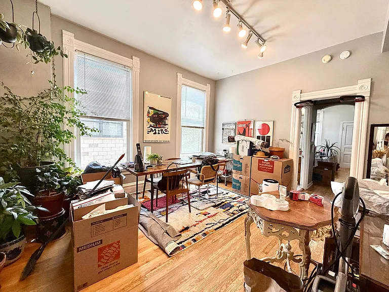 Amazing 2 Bedroom + Den. Separate Living/Dining Room. Large Deck. Lots of Natural Light. — Photo 4