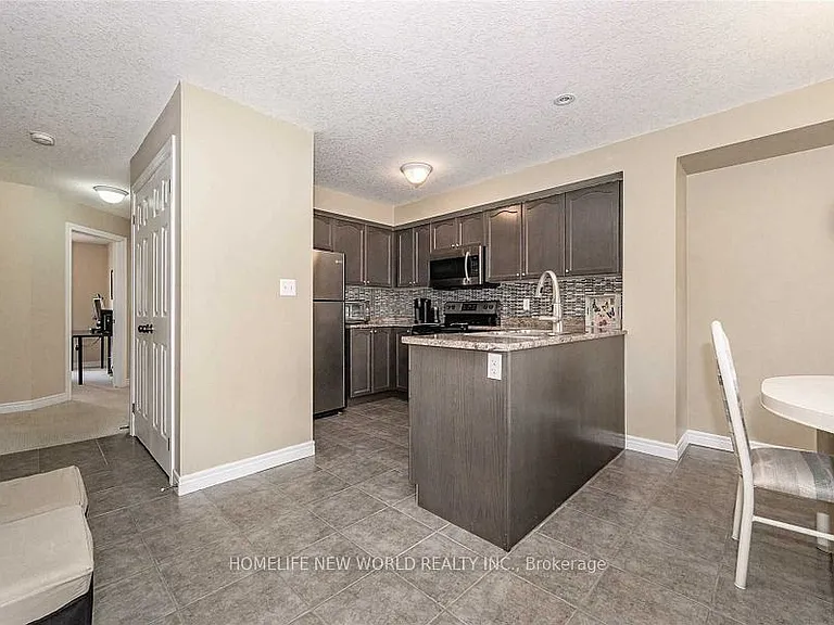 15 Carere Cres #44B — Photo 6