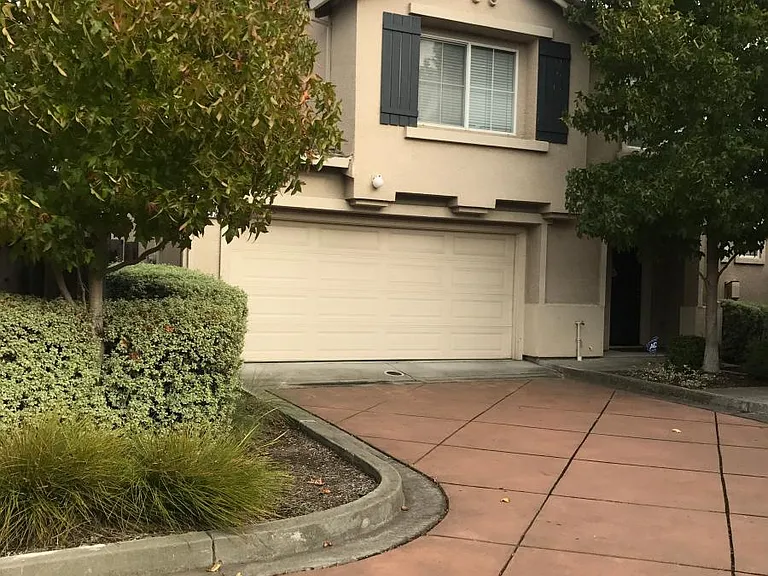1202 Cosmos Ct — Photo 1
