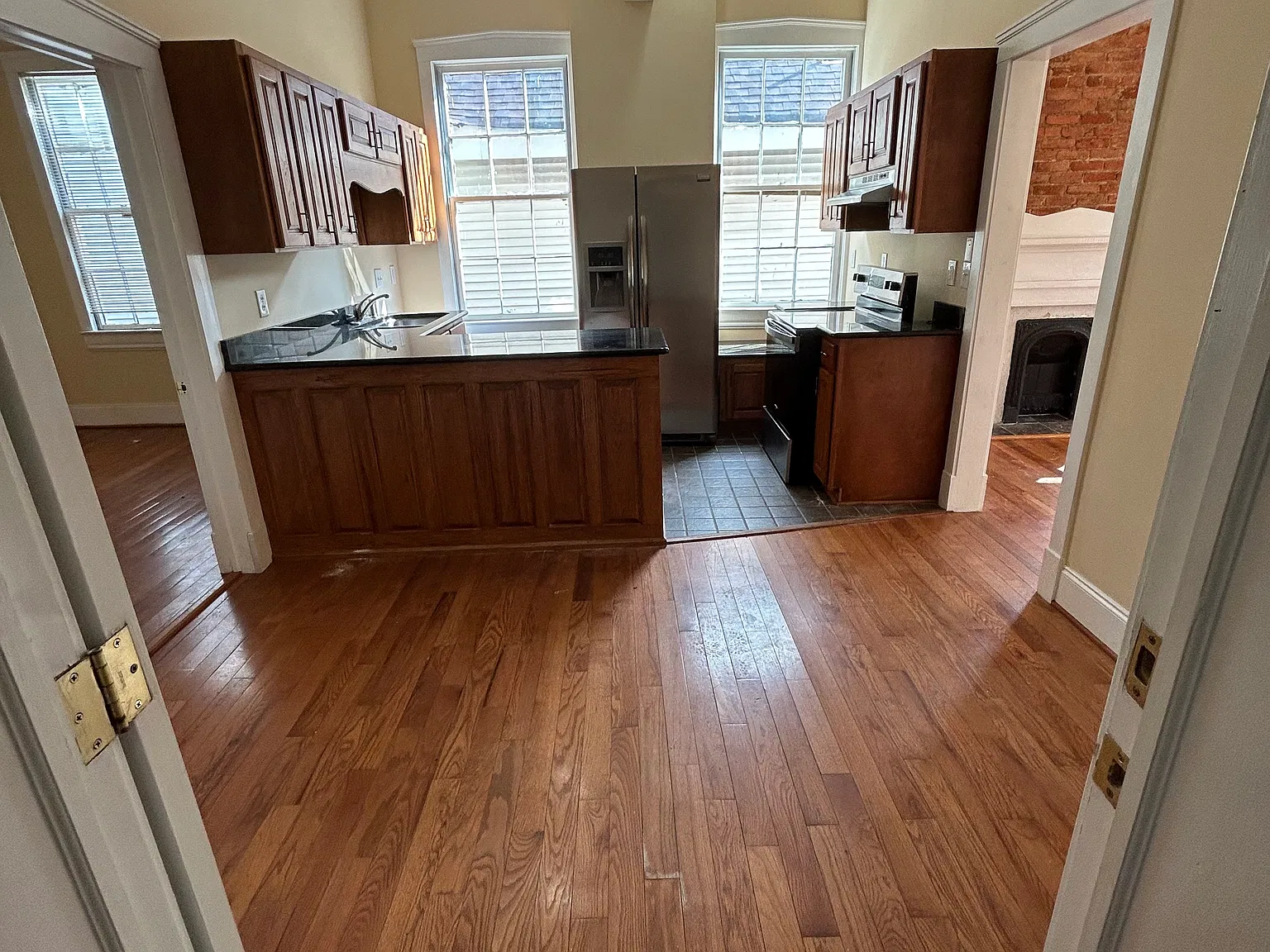 403 Dinwiddie St — Photo 4