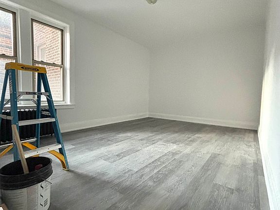5th image of 4141 43rd St APT D5
