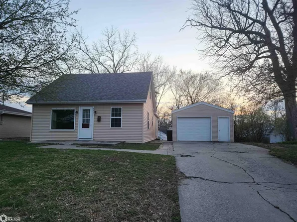 321 E 9th St N, Newton, IA 50208