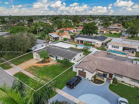 5th image of 8741 NW 17th Ct