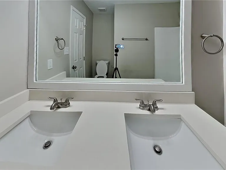 385 Deerwood Dr — Photo 17