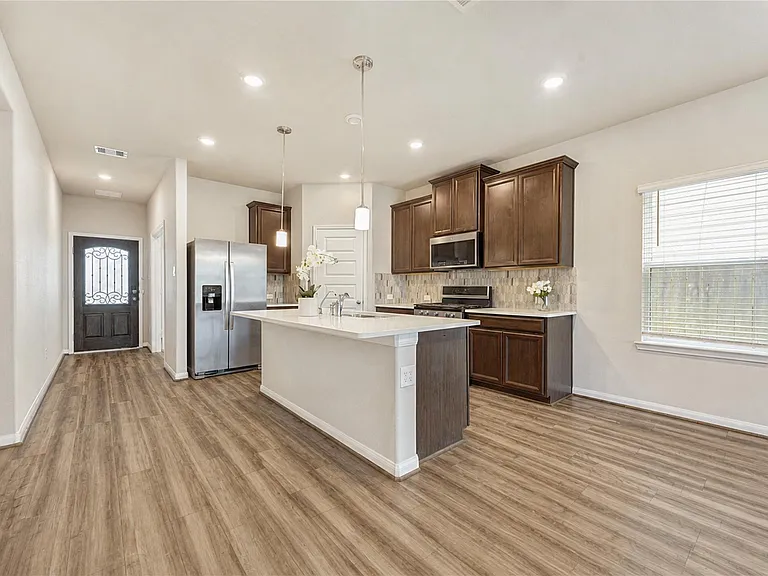 1218 Glendora Dr — Photo 9