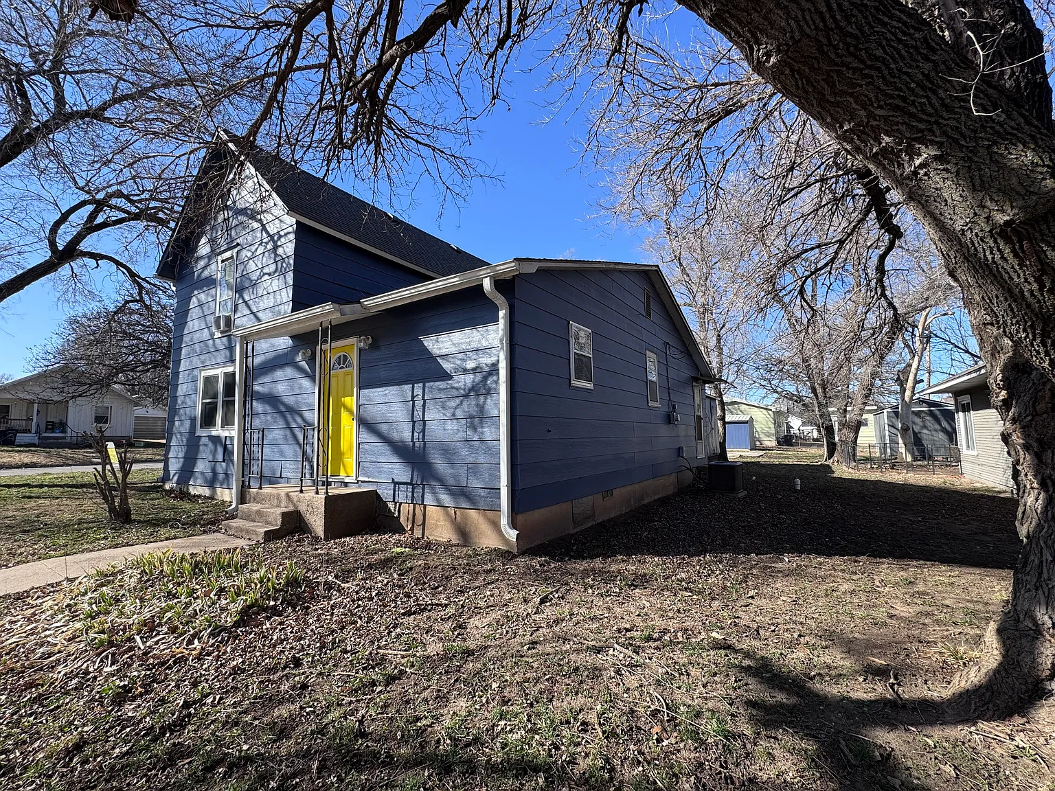 524 S Topeka St — Photo 4