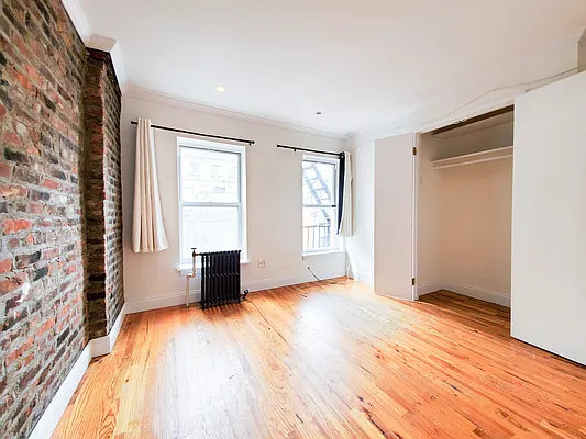 Rented by Brighton Management | media 10