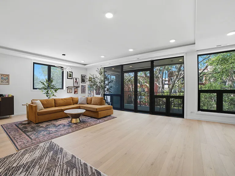 5039 N Winthrop Ave #2F — Photo 9