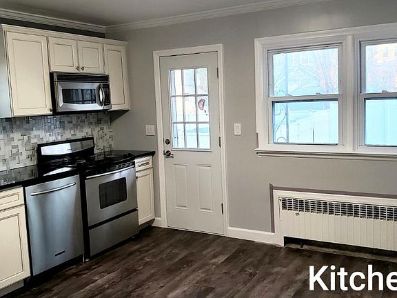 2nd image of 92 Moore Pl #1