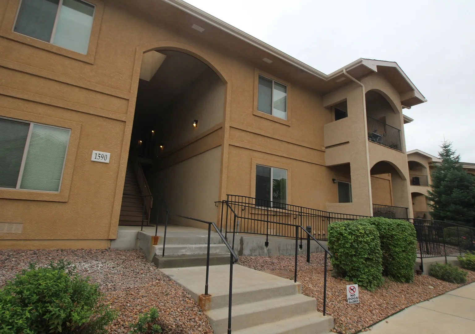 Nice Three Bedroom Condo in Bear Creek! — Photo 1