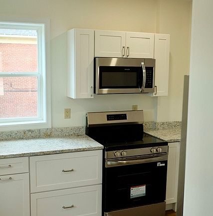 3rd image of 442 N Centre St