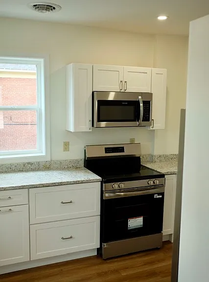 442 N Centre St — Photo 3