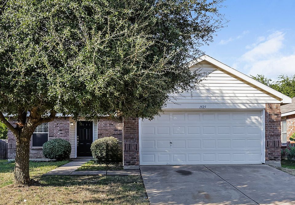 1st image of 1525 Queens Brook Ln