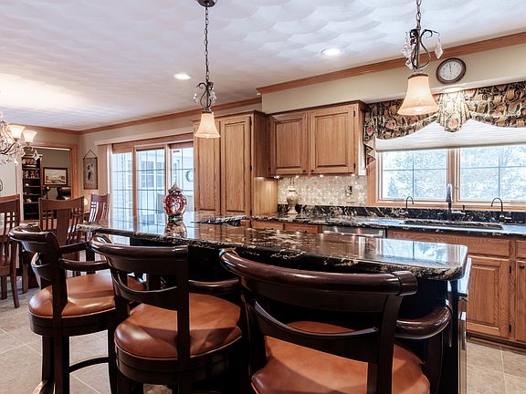 5th image of 343 Castle Wynd Dr
