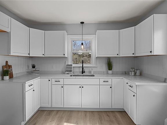 2nd image of 65 Roger Williams Ave E