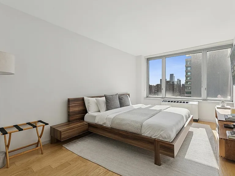 601 W 57th St #38K — Photo 6
