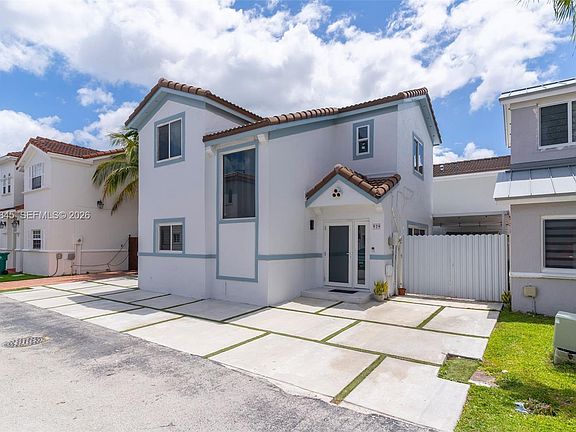 3rd image of 979 NW 126th Path