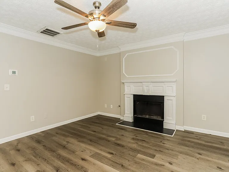3830 Riverside Pkwy — Photo 6