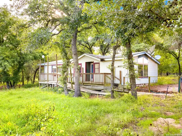 182 Ranch Country Dr, La Vernia, TX 78121