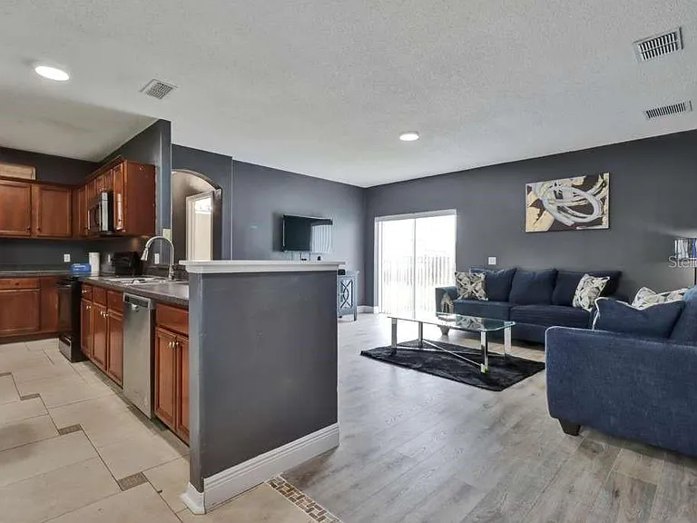 820 Grantham Dr — Photo 10