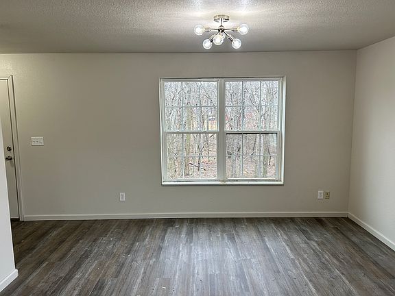 3rd image of 6926 Crescent Dr
