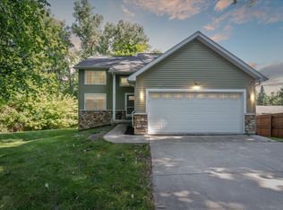 4577 Oaklawn Dr, Pinckney, MI 48169