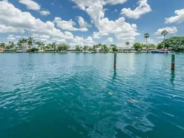 12405 3rd St E APT 107, Treasure Island, FL 33706