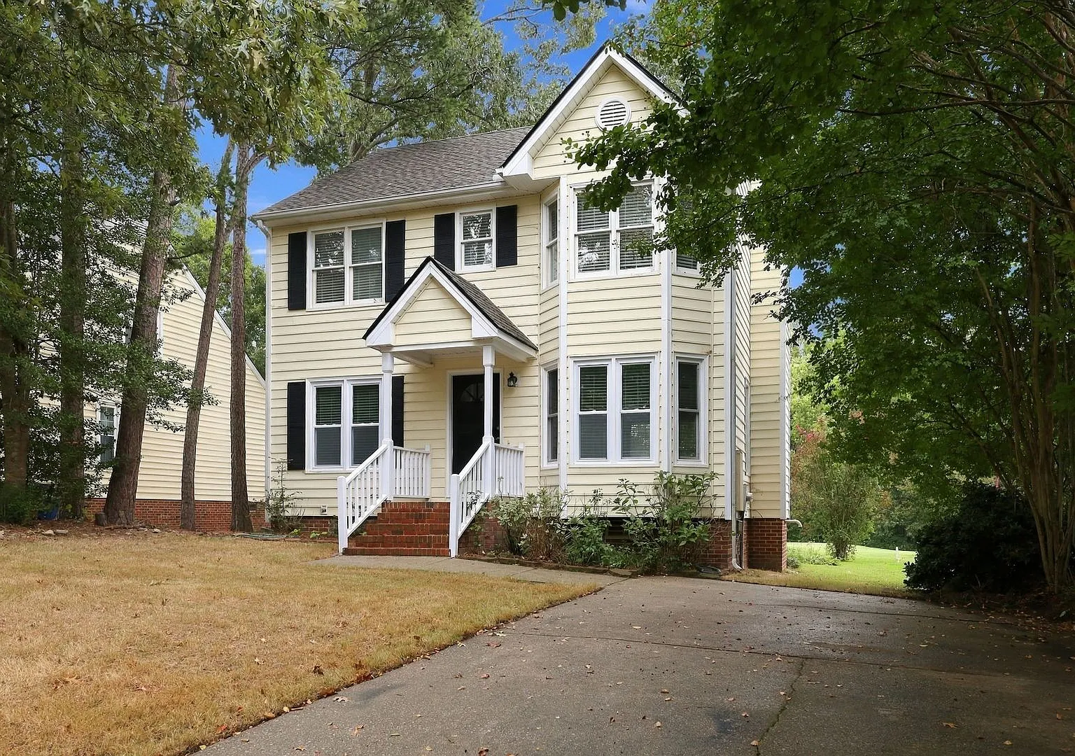 3-Bedroom Hedingham Home with Golf Course Views & Expansive Deck — Photo 2