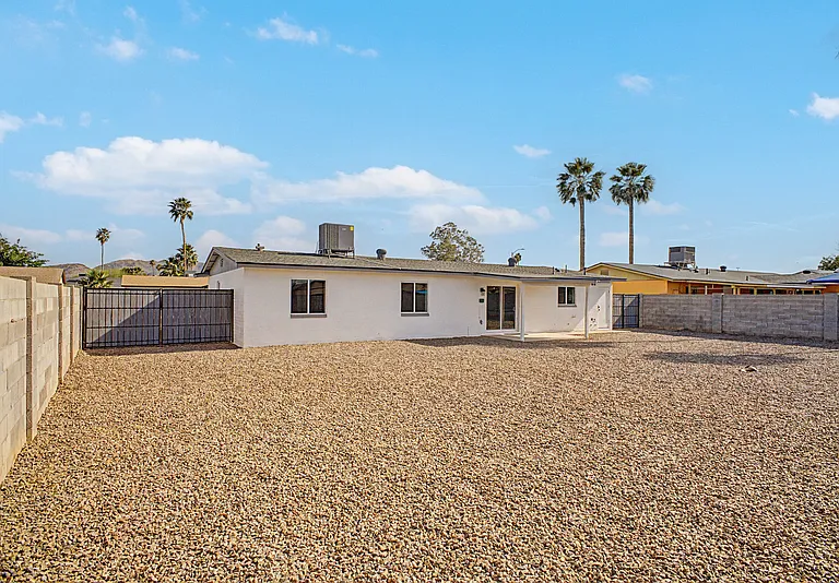 3430 E Poinsettia Dr — Photo 27