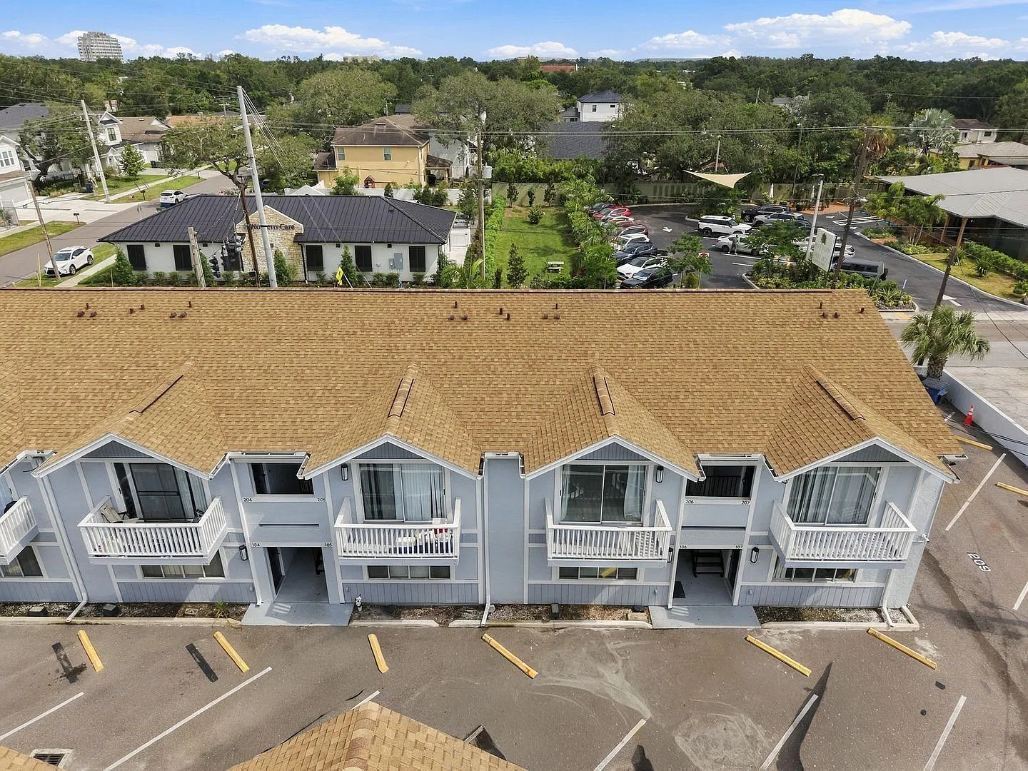 South Tampa 2-Bedroom Condo with Balcony & In-Unit Laundry — Photo 2