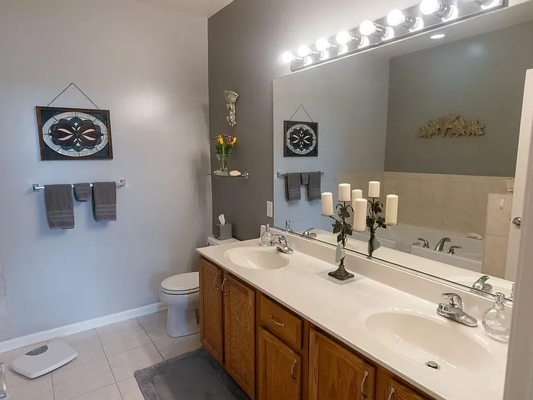 3872 S Lake Dr #211 — Photo 6