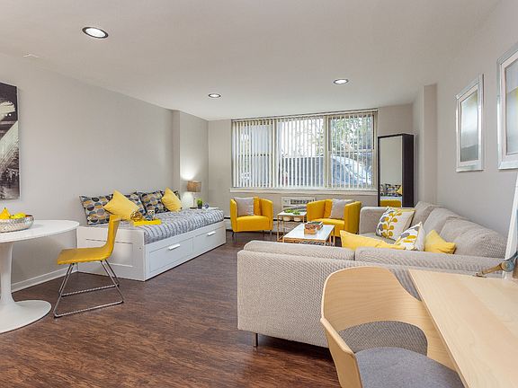 3rd image of 1320 W Somerville Ave #606
