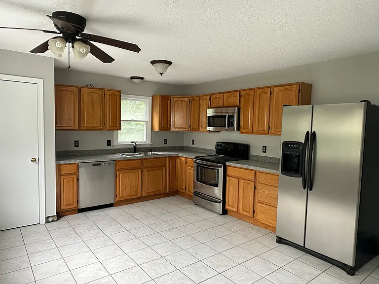 17 Ashaway Rd #B — Photo 2