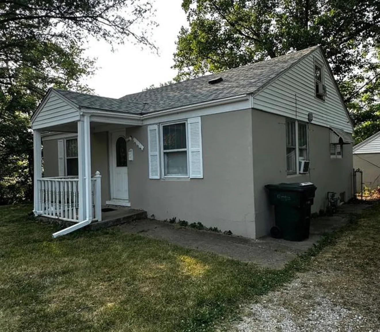 2 bed, 1130 sqft, $975 — Photo 2