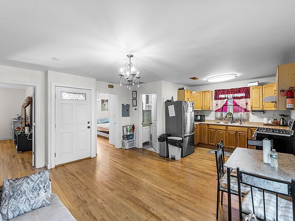 5th image of 360 Gorge Rd Floor 2