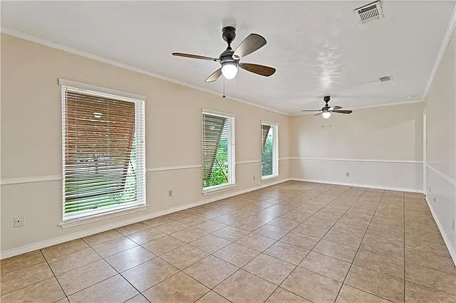 4712 Loveland St — Photo 3