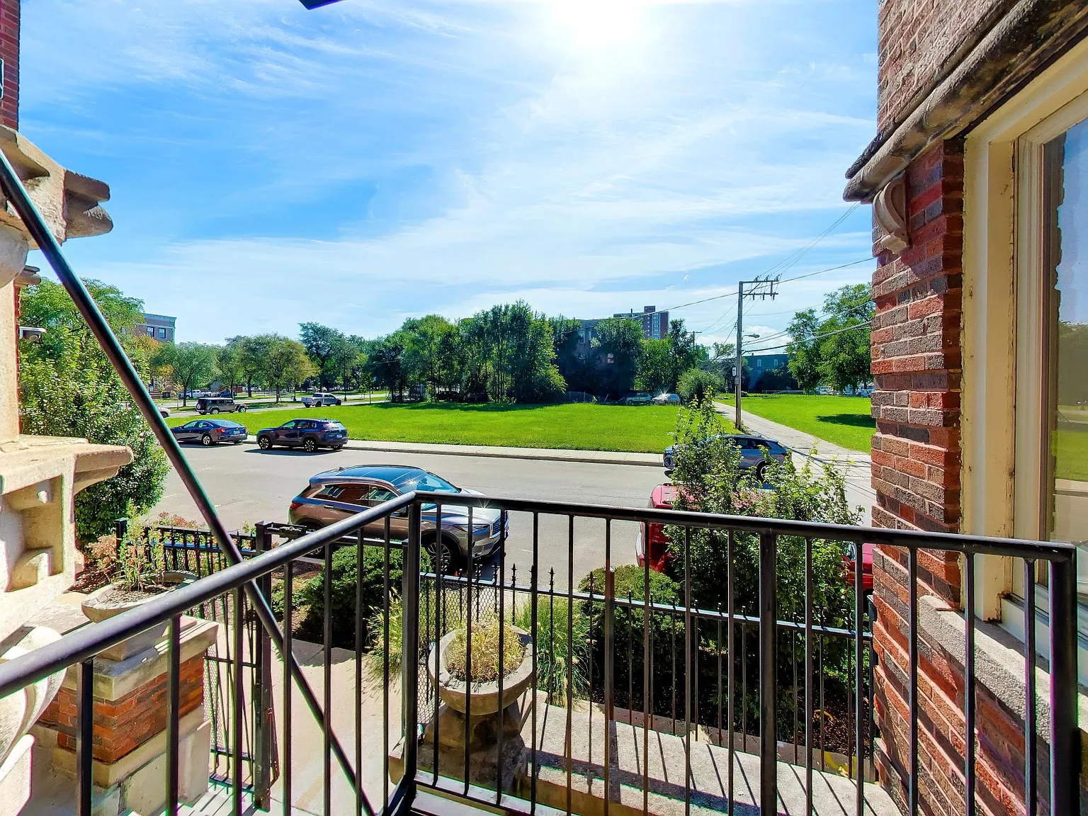 2 bed, 2.5 bath, 1152 sqft, $2,400 — Photo 3