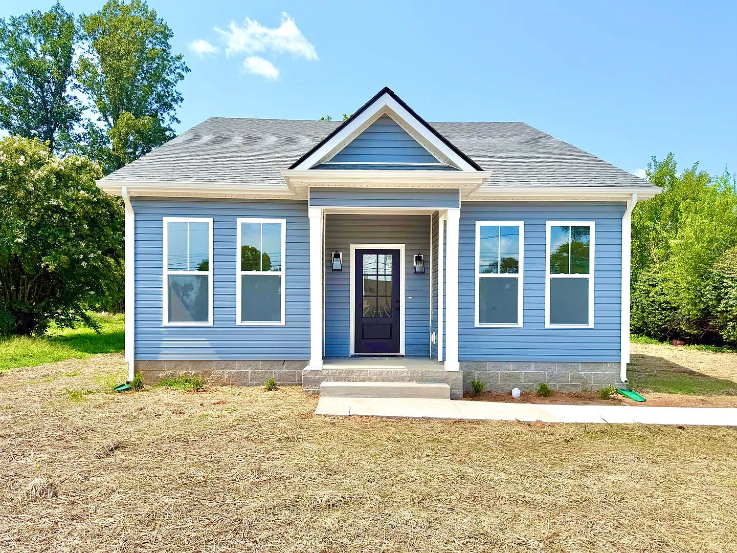 489 S Main St — Photo 1
