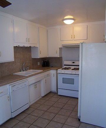 5th image of 5030 Beech St