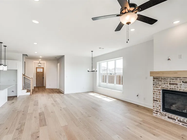 2302 Mercy Way — Photo 4