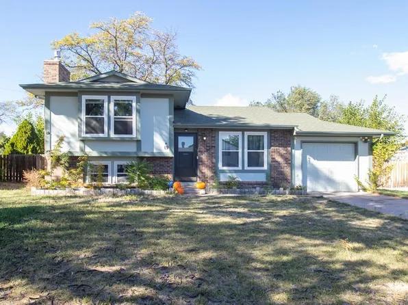 19 Sovereign Cir, Pueblo, CO 81005
