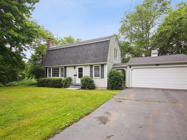 12 Forest Glen Road, Old Saybrook, CT 06475