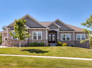 9364 Winterberry Dr, West Des Moines, IA 50266